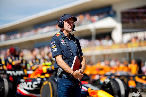 El World Car Person Of The Year 2024 reconoce la trayectoria de Adrian Newey, director técnico de Red Bull Racing