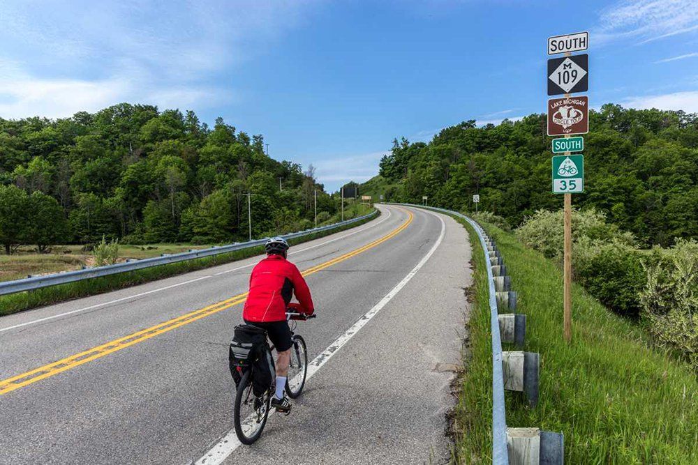 Los Estados con las tasas más altas de muertes anuales de ciclistas en las carreteras