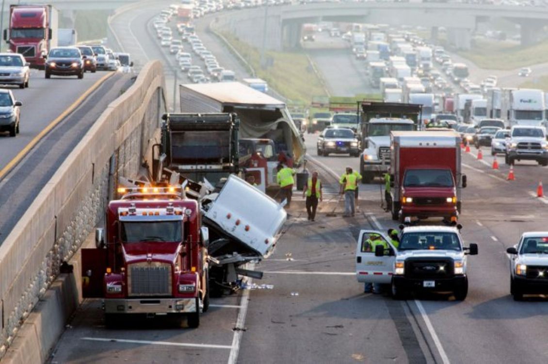 En qué Estados se registran el mayor número de muertes en horas pico en las carreteras