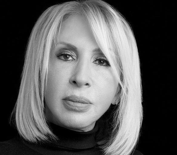 Laura Bozzo Columna Estilos