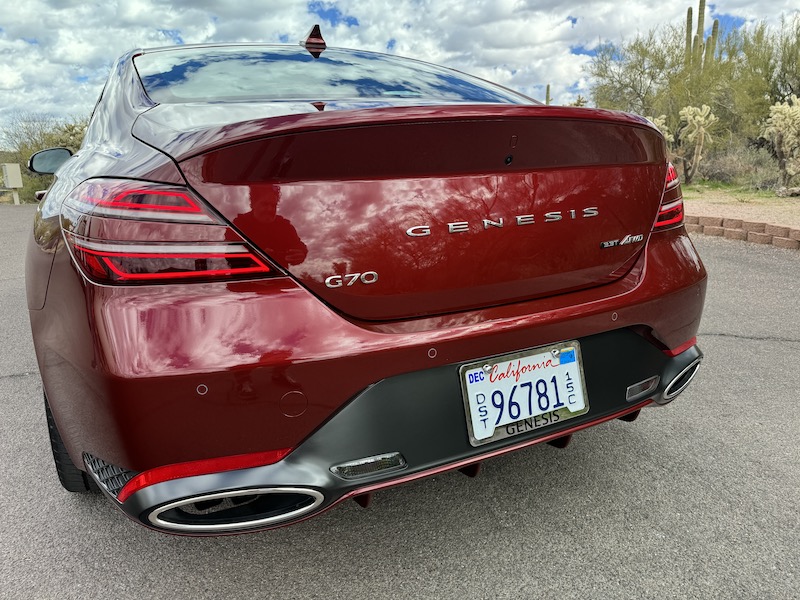 Genesis presentó la generación 2025 de su sedan compacto
