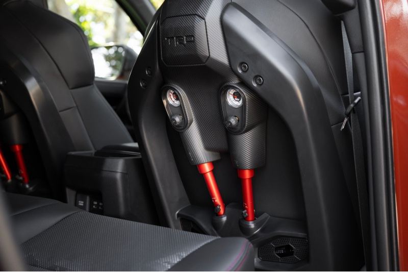 Dorso de los asientos IsoDynamic Performance de la nueva Toyota Tacoma TRD Pro