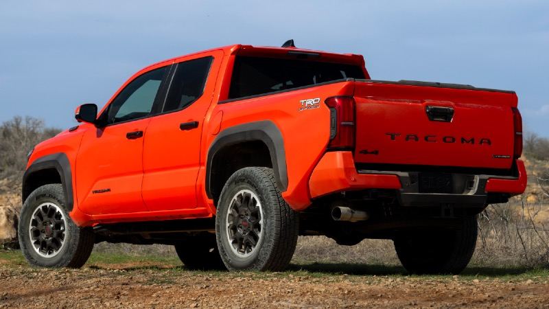 Toyota Tacoma i-Force Max TRD Off-Road en Solar Octane