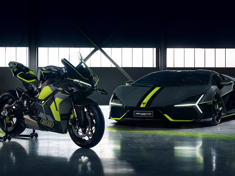 Ducati Panigale V4 Lamborghini + Lamborghini Revuelto