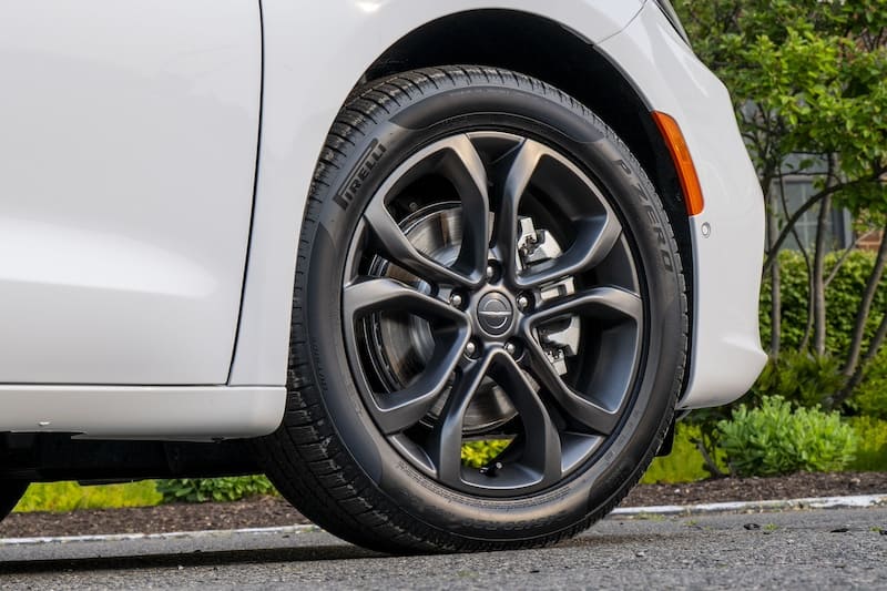 Chrysler Pacifica 100th Anniversary Edition 2026