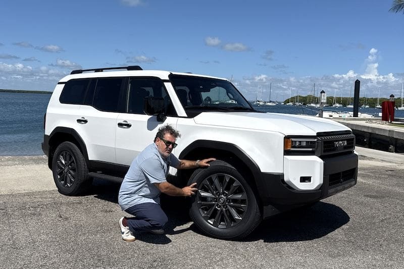 Toyota Land Cruiser calzado con los Defender XLT