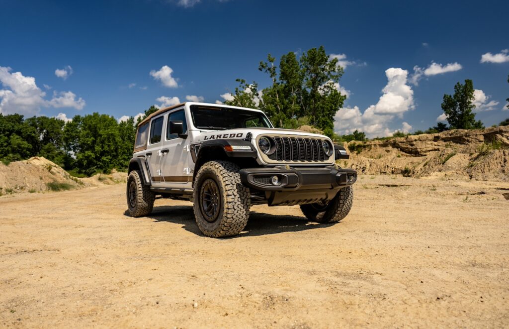 Jeep Wrangler Laredo 2027
