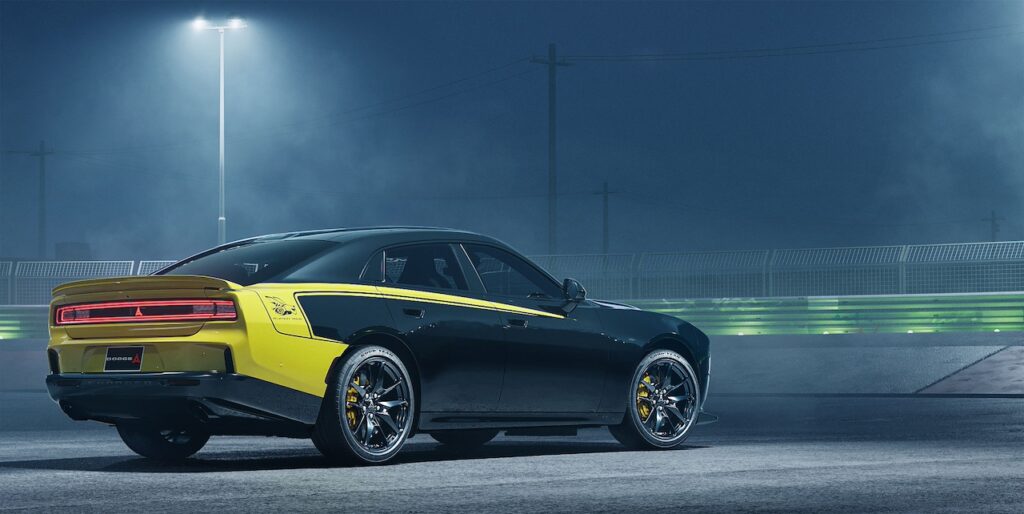 2027 Dodge Charger Super Bee, presentado en Roadkill Nights22027 Dodge Charger Super Bee, presentado en Roadkill Nights2