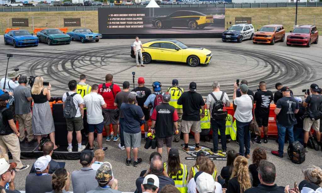 2027 Dodge Charger Super Bee, presentado en Roadkill Nights6